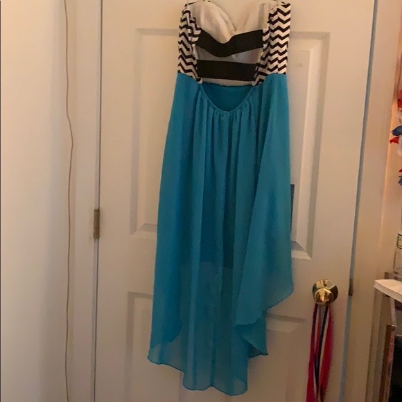 High low dress - Picture 2 of 2